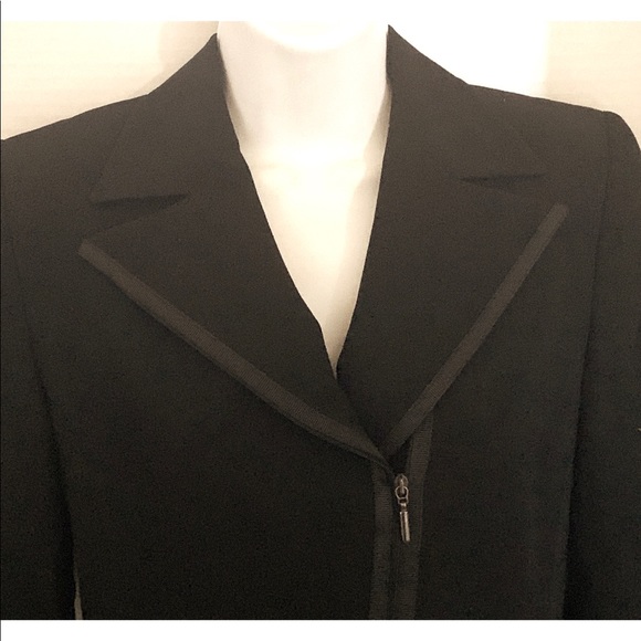 EMPORIO ARMANI Black Unique Zipper Fitted Blazer - Picture 2 of 8